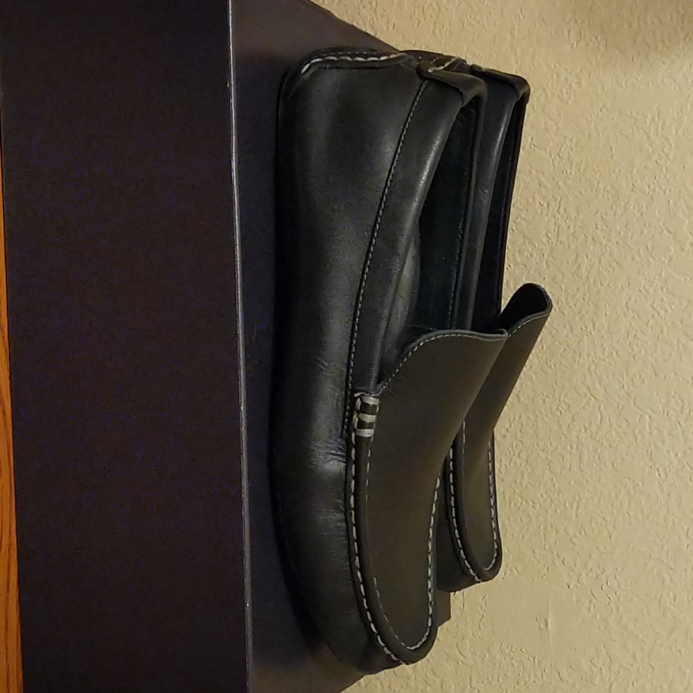 Vionic - Picture 2 of 3